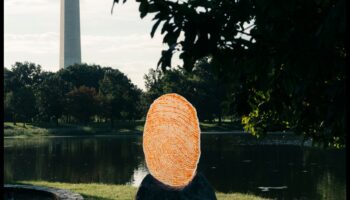 مشاهد النحت العامة: الآثار والنصب التذكارية