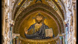 الأناقة الكنسية: فن الزخرفة الدينية في كنائس العصور الوسطى