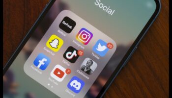 إتقان التغريد: التنقل في السيمفونية الاجتماعية لتويتر