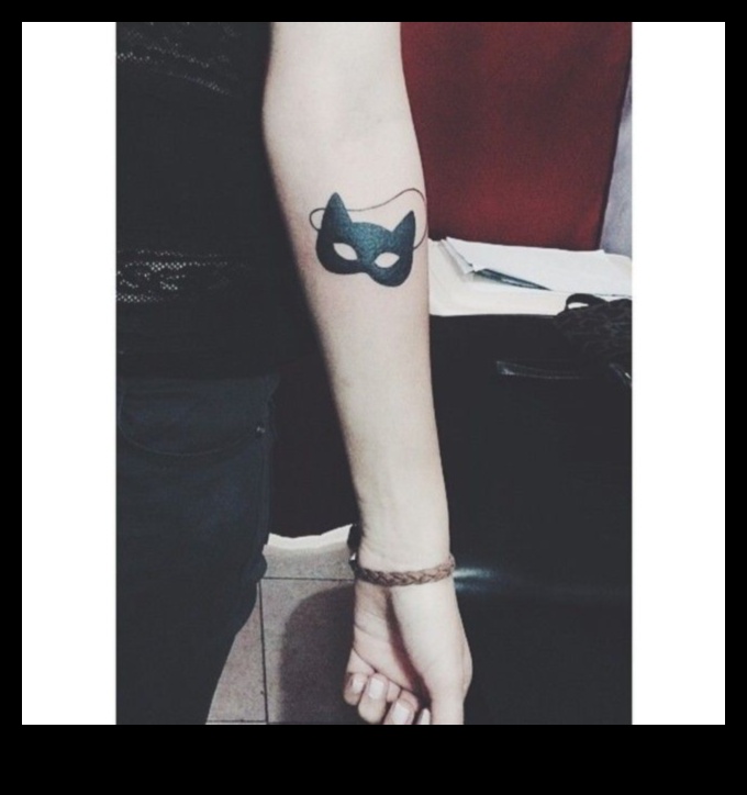 السحر الصغير: اكتشف الفن وراء الوشم الصغير البسيط